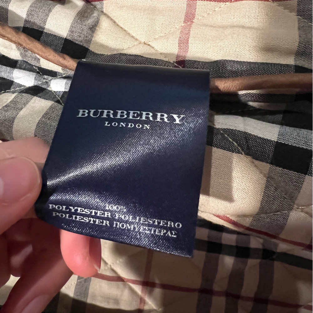 Burberry Quilted Shell Jacket - Picture 5 of 6